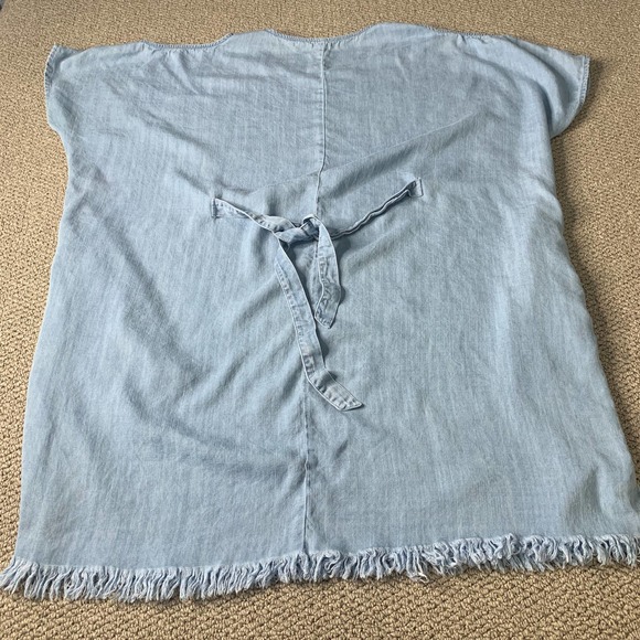 Easel Womens Blouse Top Size Medium Blue Chambray Cold Shoulders Fringe Hem - Picture 7 of 12